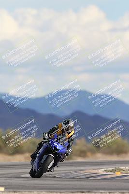 media/Nov-16-2025-Race Pace (Sun) [[8c5fa54630]]/Non Verified Riders (1st 20 Minutes)/5-Turn 15 (110pm)/